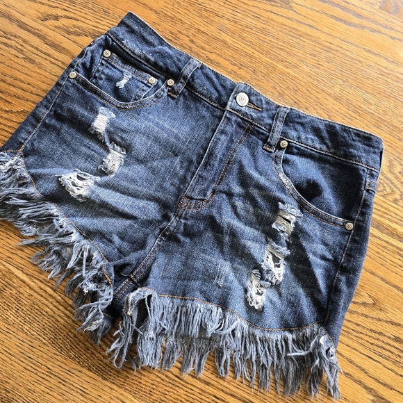 Altar'd State Blue Distressed Stretch Jean Shorts Size 28/7 - Picture 2 of 7